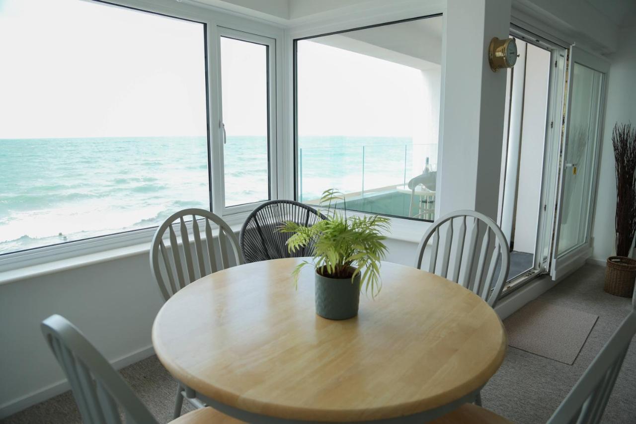 Tides - Beach Front Apartment In Bracklesham Bay Chichester Kültér fotó