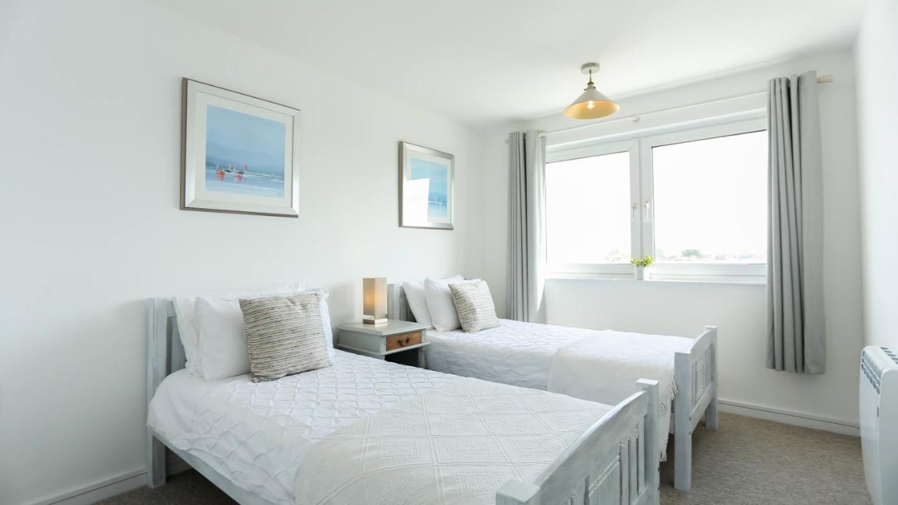 Tides - Beach Front Apartment In Bracklesham Bay Chichester Kültér fotó