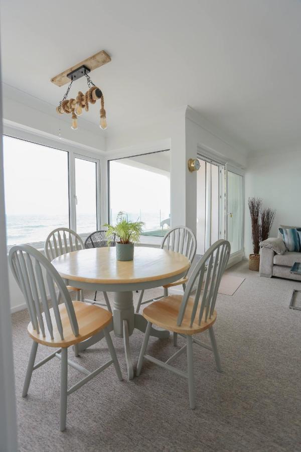 Tides - Beach Front Apartment In Bracklesham Bay Chichester Kültér fotó